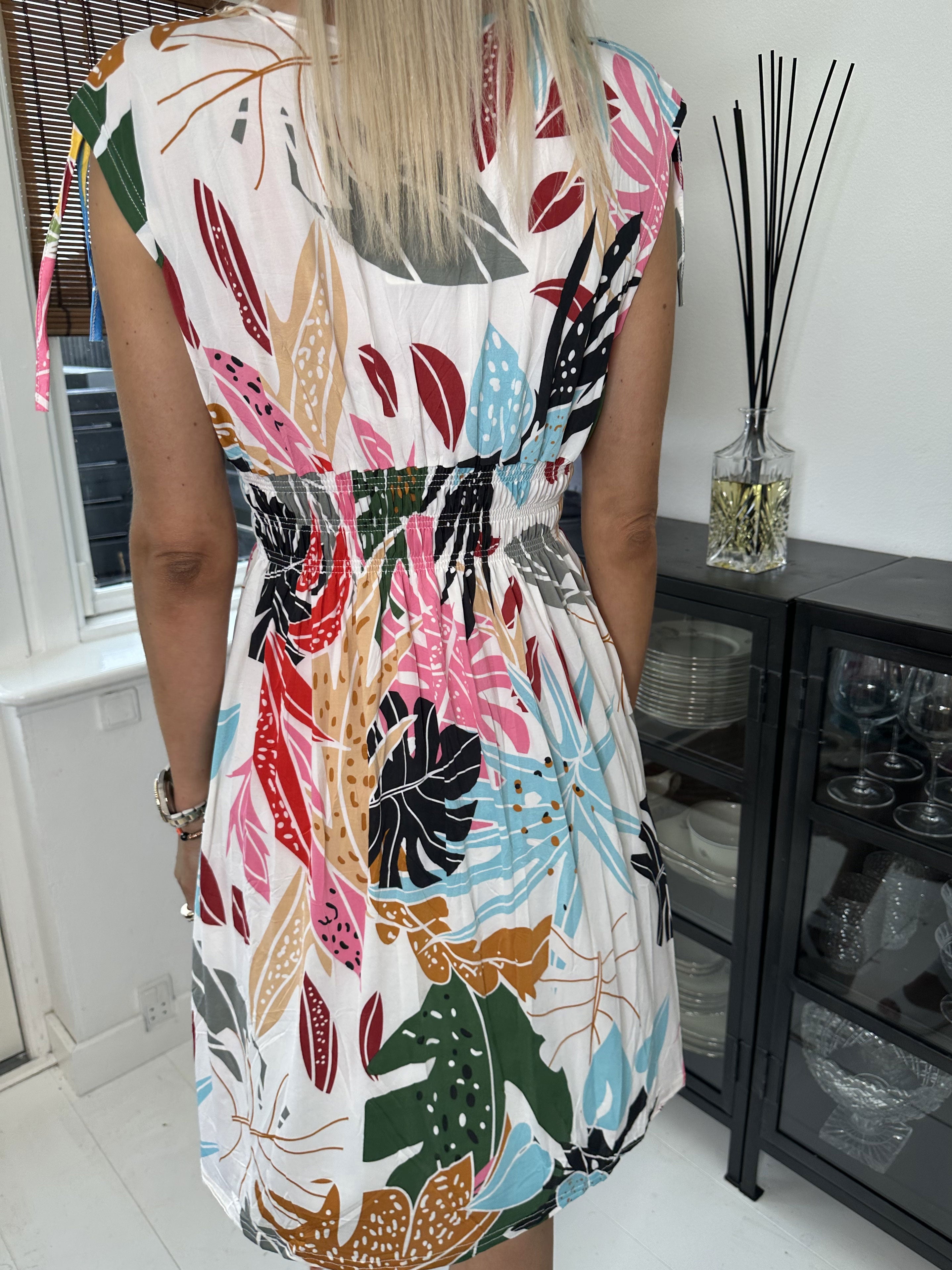 Pams Multi Short - Kort elastisk kjole i krølfrit stof